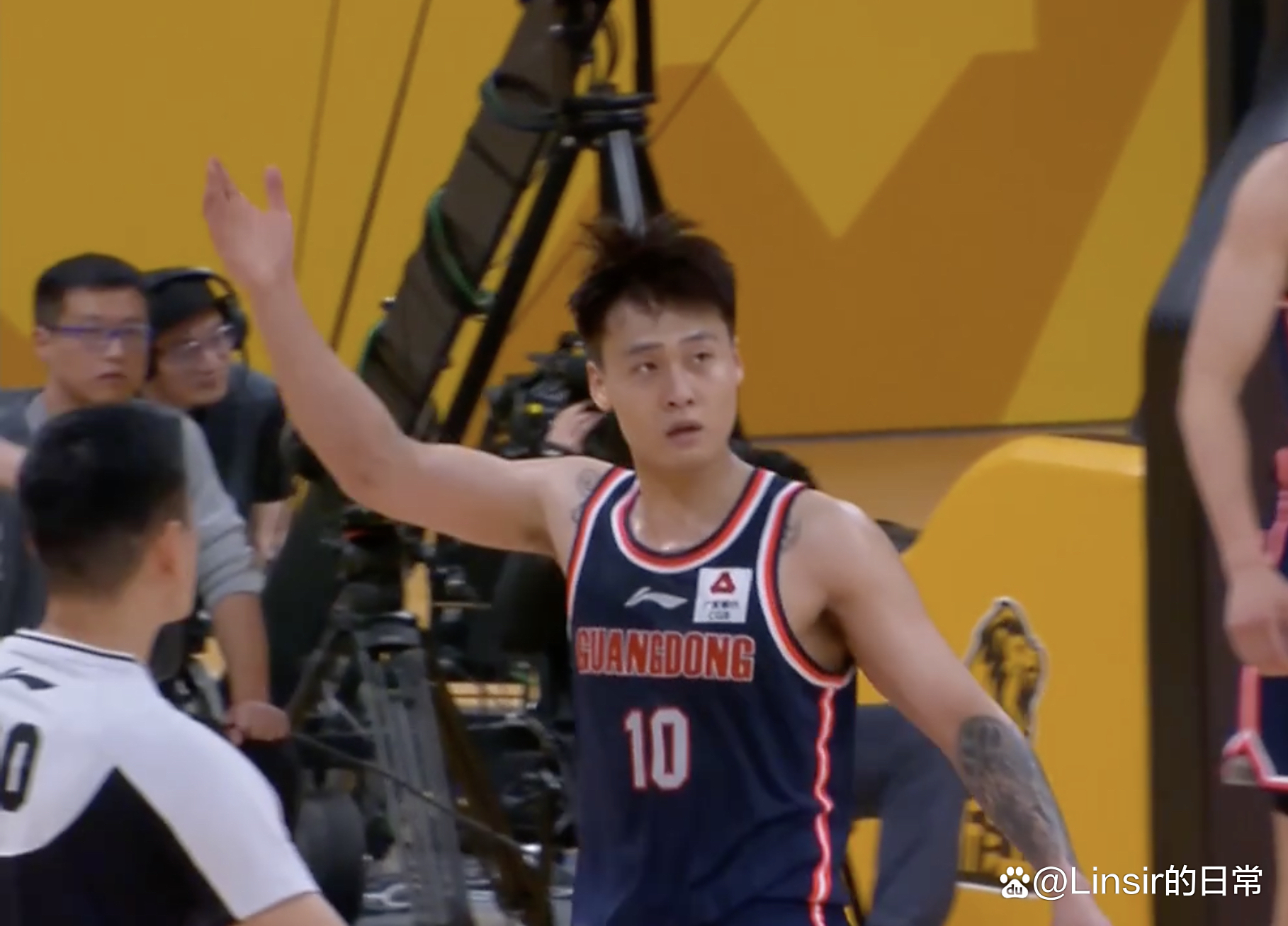 yabo app-马赛发布备战花絮，今晚手感冰凉，德甲任务艰巨，赛季目标并未改变-yabo app